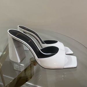 Black Suede studio Daisy Block heel